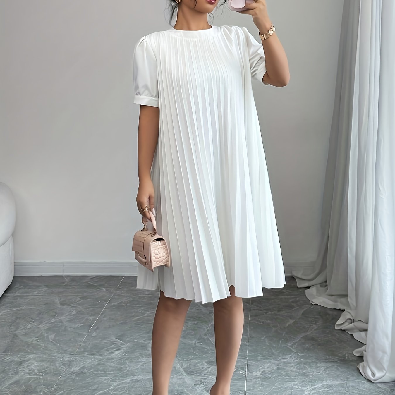 Weißes Sommerkleid mit Volants Elegant und luftig für den Urlaub