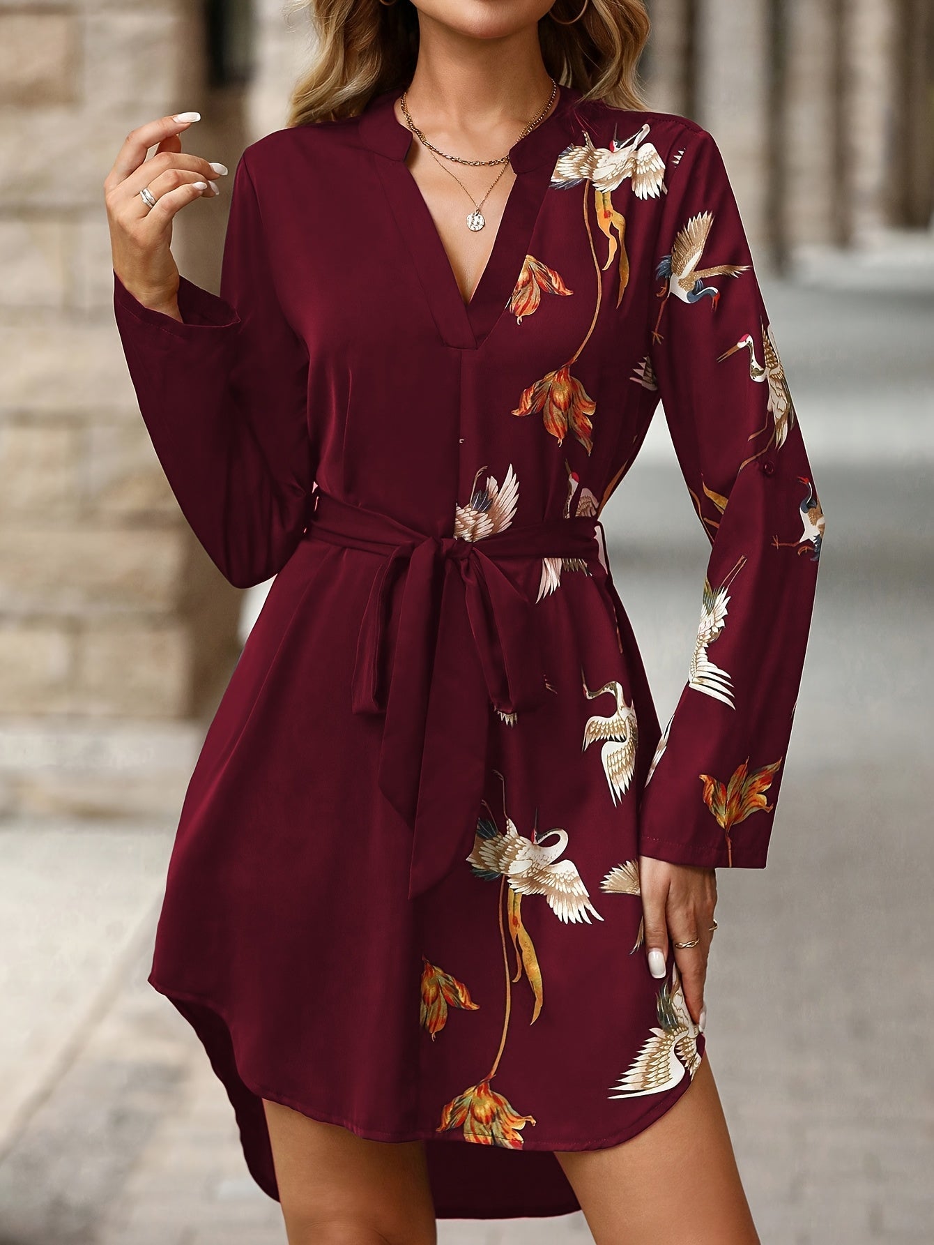 Damenkleid aus Blumen und Vögeln Elegantes Grün Frecher Ausschnitt Ganzjährig