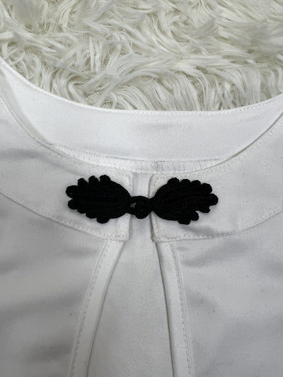Elegantes gestreiftes trägerloses Sommerkleid in A-Linie