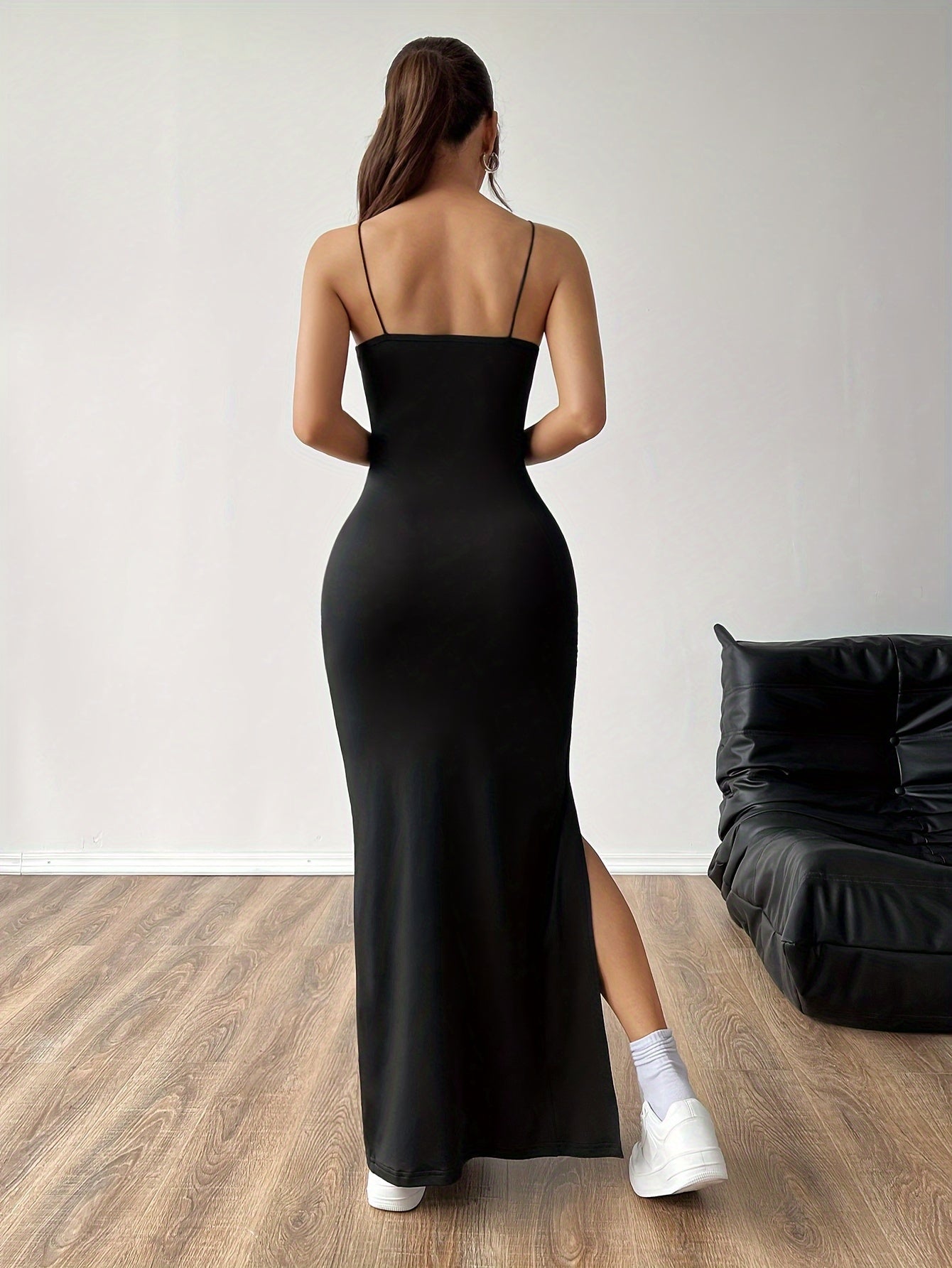 Maxi Sommerkleid mit Spaghettiträgern und Schlitz