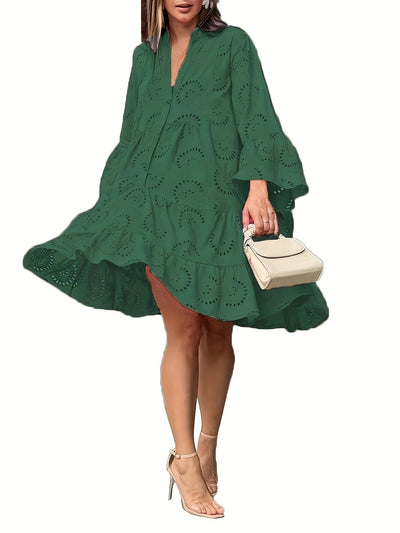 Elegantes Grünes Kleid mit V-Ausschnitt und Bestickten Glockenärmeln