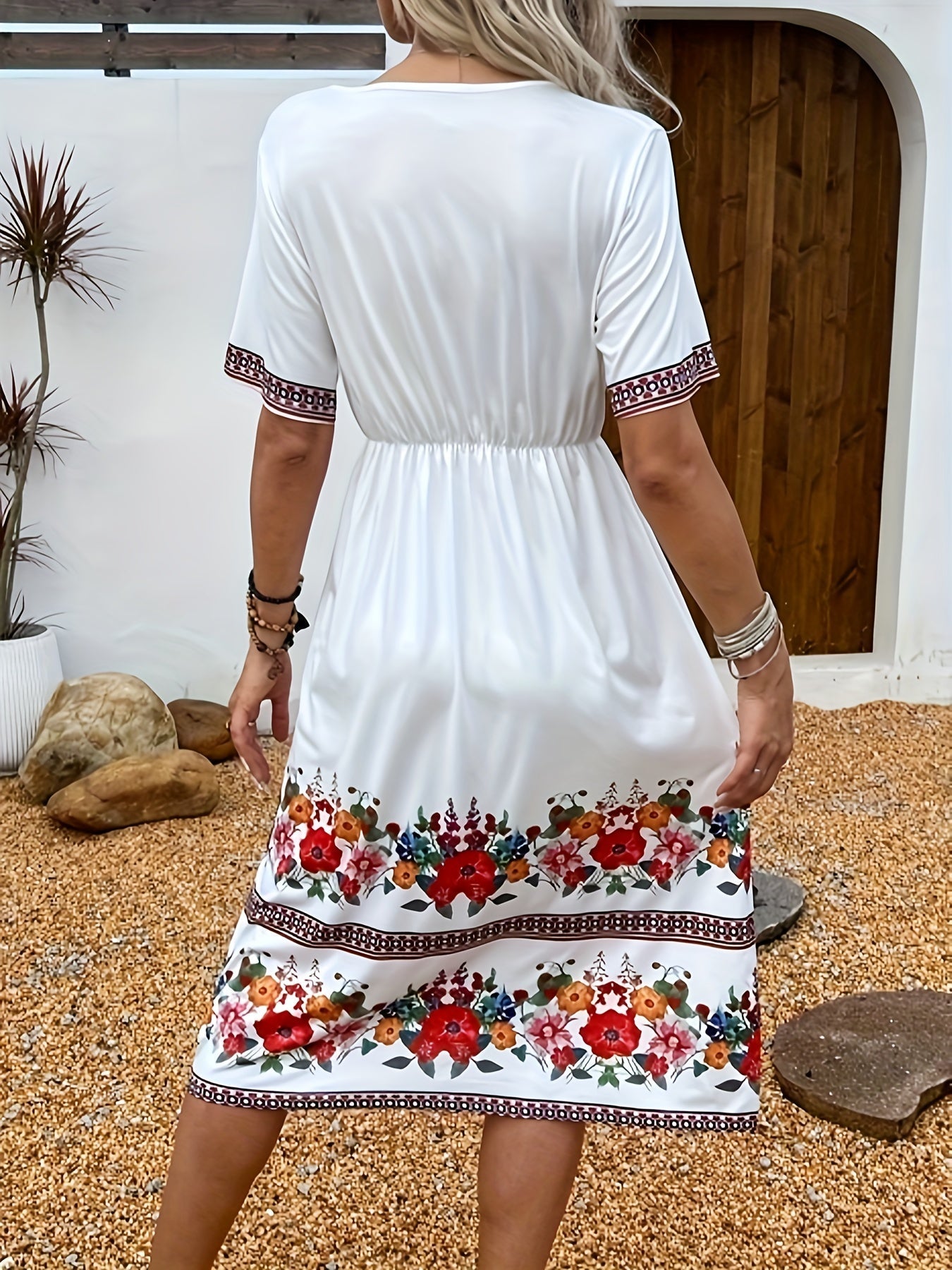 Elegantes Kleid mit Blumenmuster für Damen