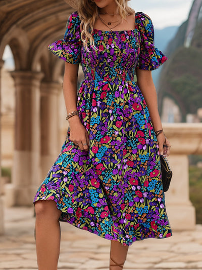 Schulterfreies Kleid mit Blumenmuster und Laternenärmeln Lila