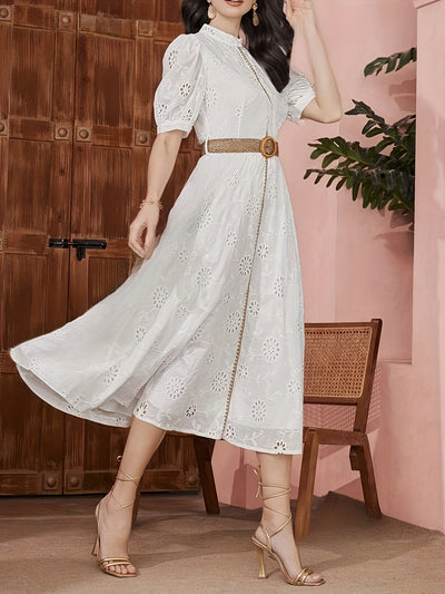 Elegantes Sommerkleid mit Spitze und Taillenband