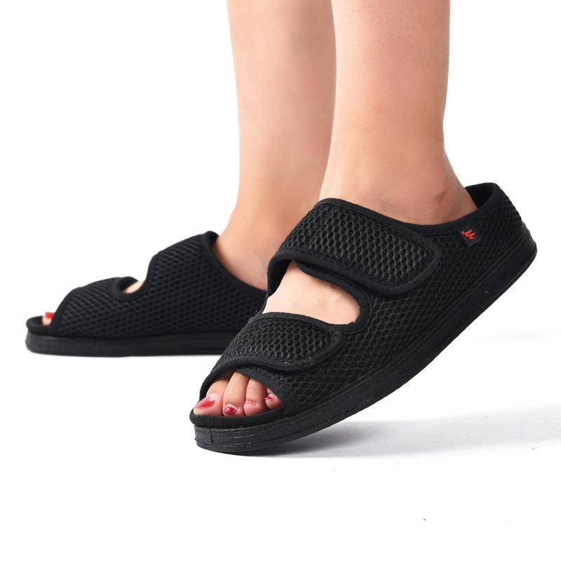 Sandalen mit breiter Sohle und verstellbaren Riemen